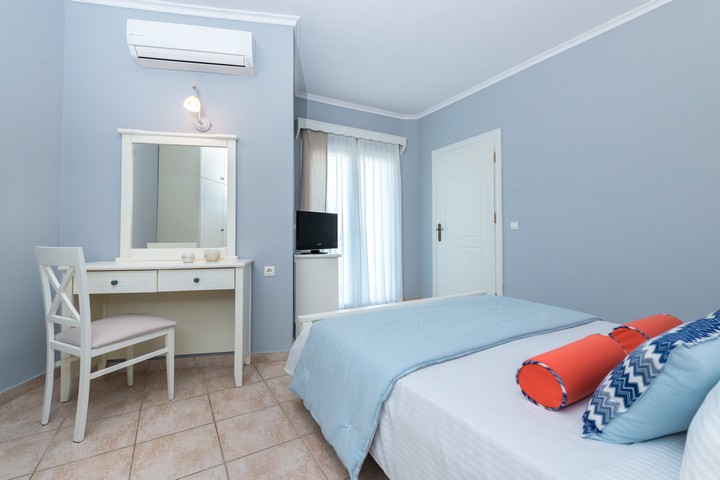 Arkadia Hotel Rooms & Suites